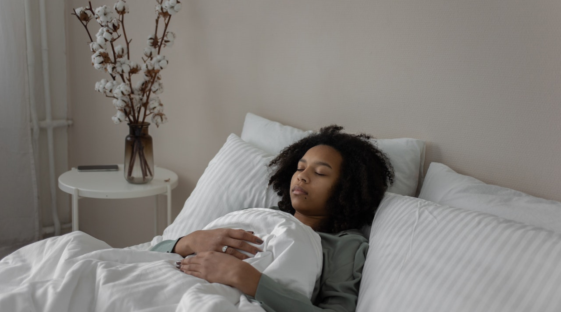 Can Happy Hour Mess With Your Beauty Sleep?